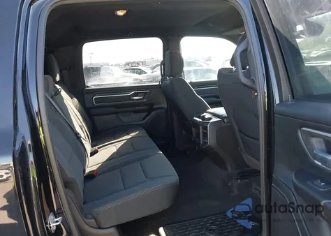 2021 Ram 1500 Big Horn 4X4 5'7 Box из США, поврежденный, VIN 1C6SRFFT7MN599174